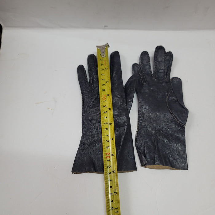 Vintage women's Soft Black Calfskin Gloves Small Driving