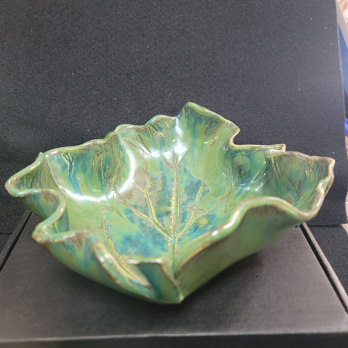 Free-form Sculpture leaf art pottery Console Bowl Studio Green Mulit Signed 8"