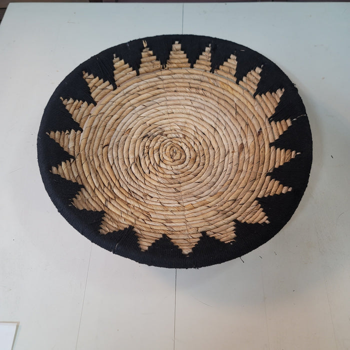 X-Large art decor wall hanging Tribal swirl basket Yarn Leaf Black Natural 15.5