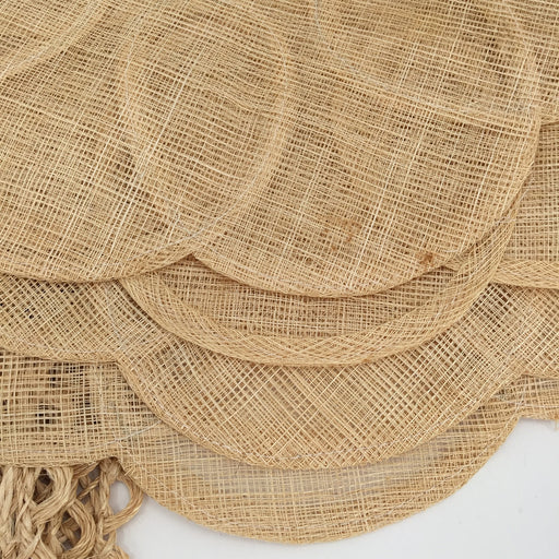 Vintage SET of 4  Raffia Straw Wicker Placemat Home Decor Round Earthtone